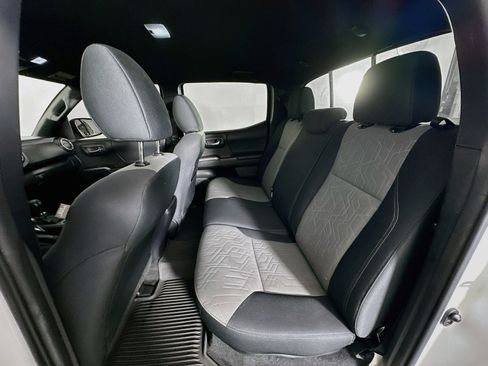 Used 2022 Toyota Tacoma TRD Sport w/ Technology Package RWD image 27