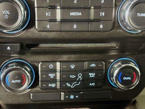 Used 2018 Ford F250 Lariat w/ Chrome Package image 18