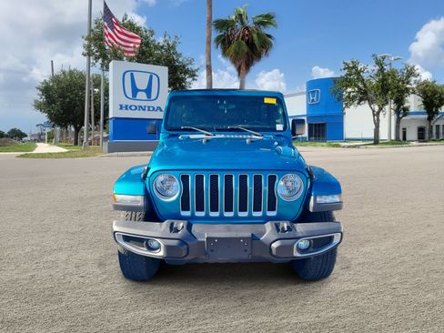 Used 2020 Jeep Wrangler Unlimited Sahara AWD/4WD image 2