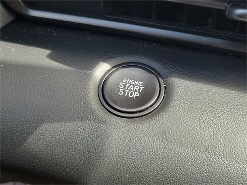 Used 2025 Hyundai Elantra Sport image 8