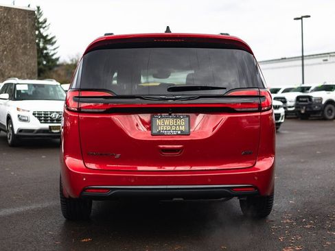 New 2026 Chrysler Pacifica Select w/ S Appearance Package AWD/4WD image 9