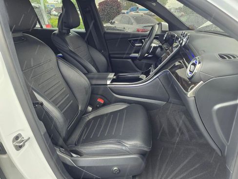 Used 2025 Mercedes-Benz GLC 350e 4MATIC w/ AMG Line image 26