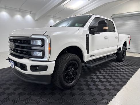 Used 2024 Ford F250 Lariat w/ Lariat Ultimate Package AWD/4WD image 3