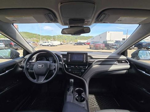 Used 2023 Toyota Camry SE FWD image 15