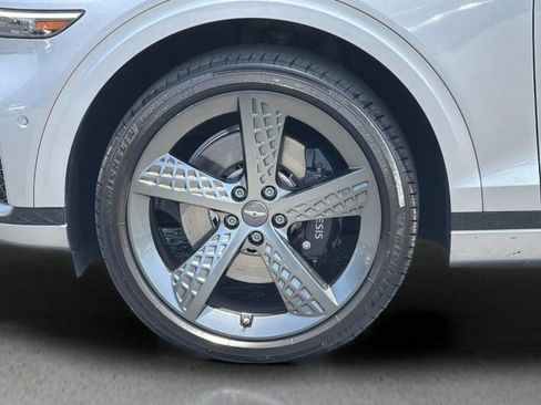 Used 2023 Genesis GV70 3.5T Sport w/ Sport Prestige Package AWD/4WD image 26