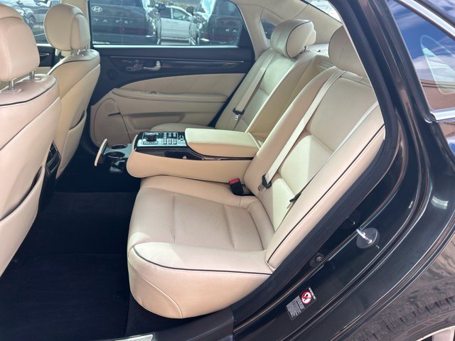 Used 2015 Hyundai Equus Signature RWD image 10
