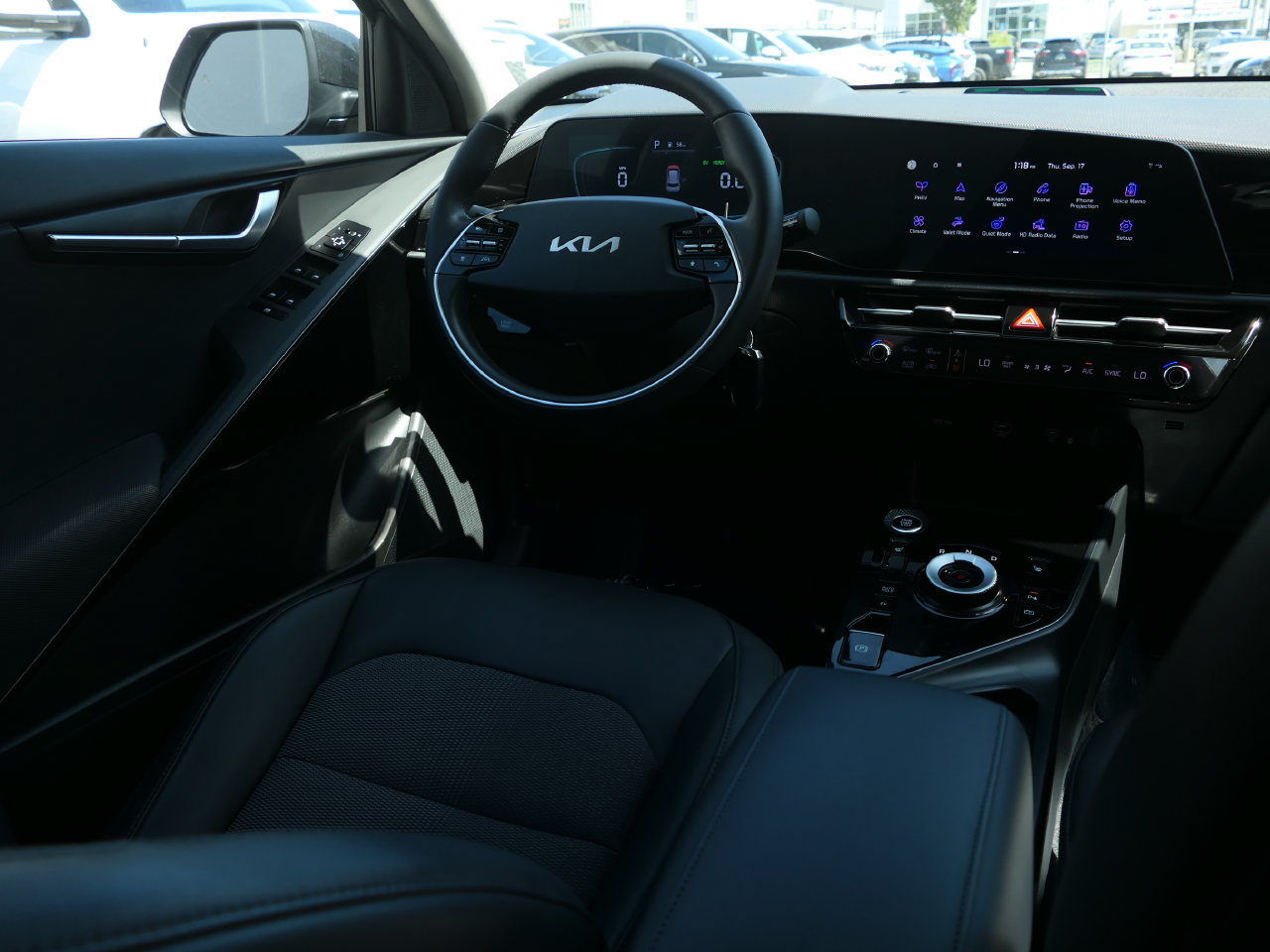 Used 2025 Kia Niro EX FWD image 23