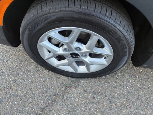 Used 2025 Kia Soul LX w/ LX Technology Package image 30