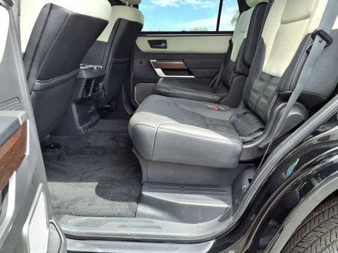 Used 2025 Toyota Sequoia Capstone AWD/4WD image 15