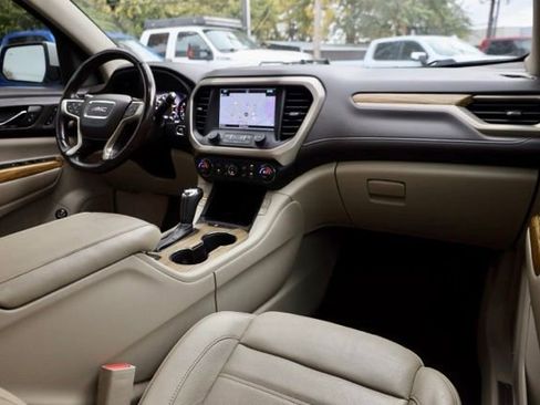 Used 2017 GMC Acadia Denali w/ Technology Package image 43