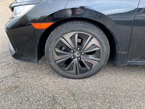 Used 2019 Honda Civic EX image 4