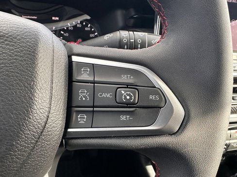 Used 2024 Jeep Compass Trailhawk image 20