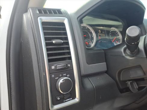 Used 2019 RAM 1500 Classic SLT image 17