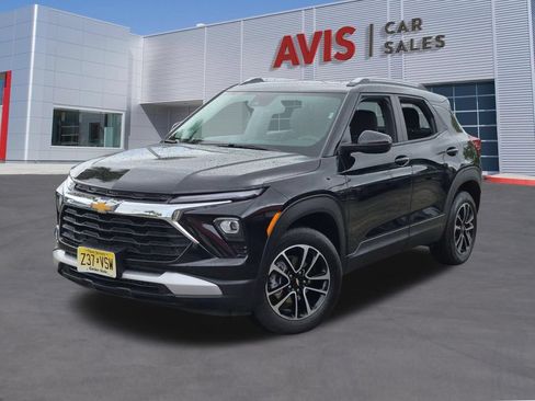 Used 2025 Chevrolet TrailBlazer LT AWD/4WD image 1