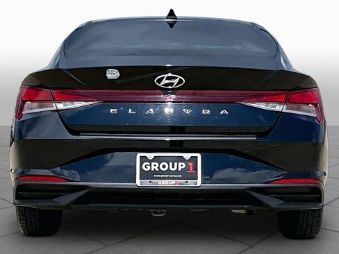 Used 2023 Hyundai Elantra SEL FWD image 5
