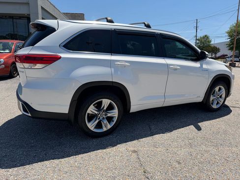 Used 2017 Toyota Highlander Limited AWD/4WD image 22
