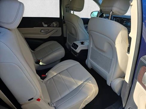 Used 2021 Mercedes-Benz GLS 450 4MATIC image 11