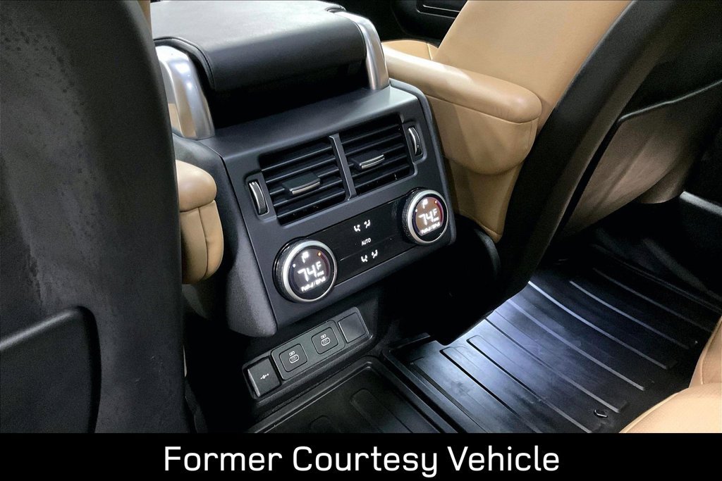 Used 2025 Land Rover Discovery Metropolitan Edition AWD/4WD image 11