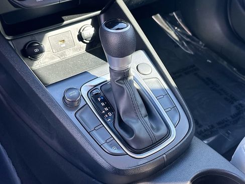 Used 2022 Hyundai Kona SEL image 17