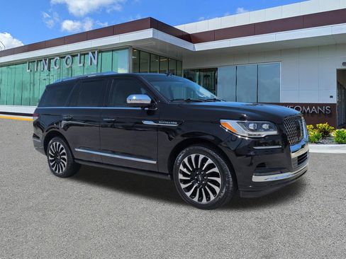 Certified 2023 Lincoln Navigator Black Label AWD/4WD image 2