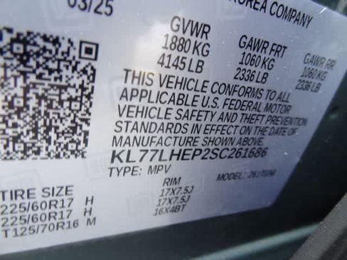 Used 2025 Chevrolet Trax LT FWD image 37