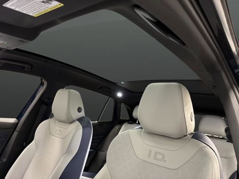 Used 2023 Volkswagen ID.4 Pro S Plus image 7