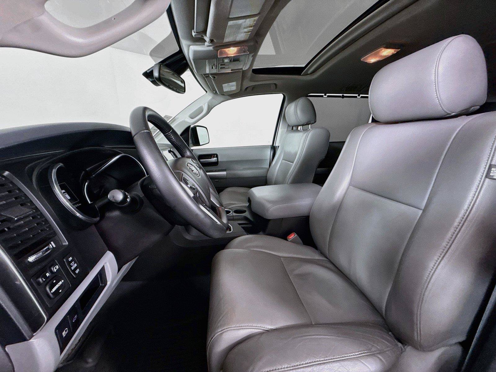 Used 2021 Toyota Sequoia Limited RWD image 3