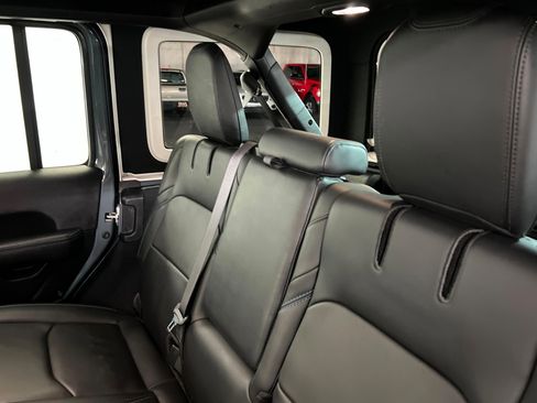 Used 2024 Jeep Wrangler Unlimited Rubicon 4xe w/ Convenience Group image 21