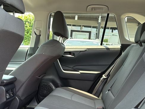 Used 2024 Toyota RAV4 XLE AWD/4WD image 21