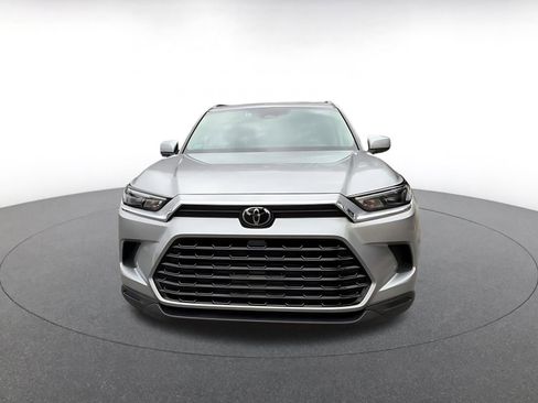 Used 2025 Toyota Grand Highlander XLE image 4