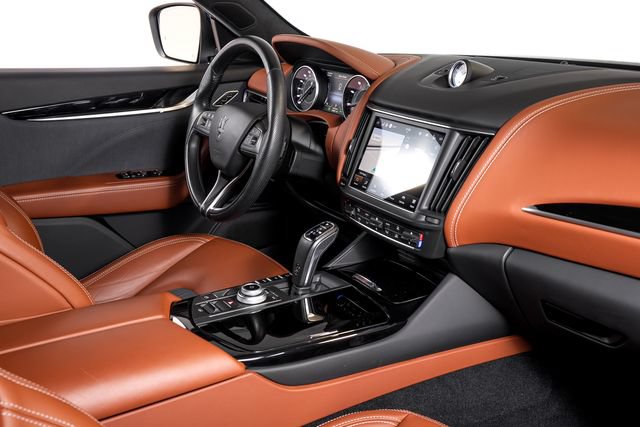 Used 2023 Maserati Levante GT AWD/4WD image 48