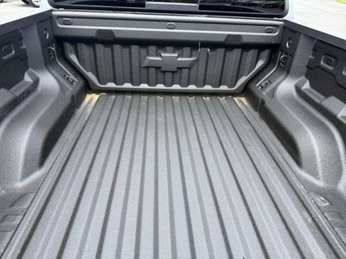 Used 2026 Chevrolet Colorado ZR2 w/ Technology Package AWD/4WD image 5