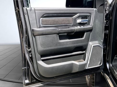 Used 2020 RAM 2500 Laramie w/ Night Edition AWD/4WD image 28