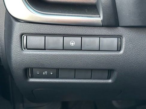 Used 2023 Nissan Rogue SV image 37