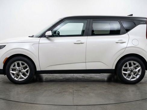 Used 2025 Kia Soul LX w/ LX Technology Package image 5