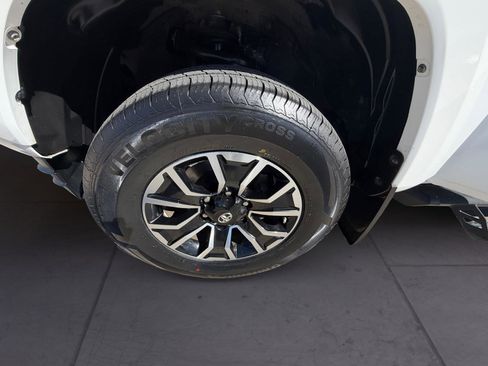 Used 2020 Toyota Tacoma TRD Sport image 14