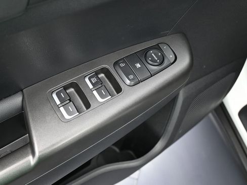 Used 2022 Kia Sportage LX image 16