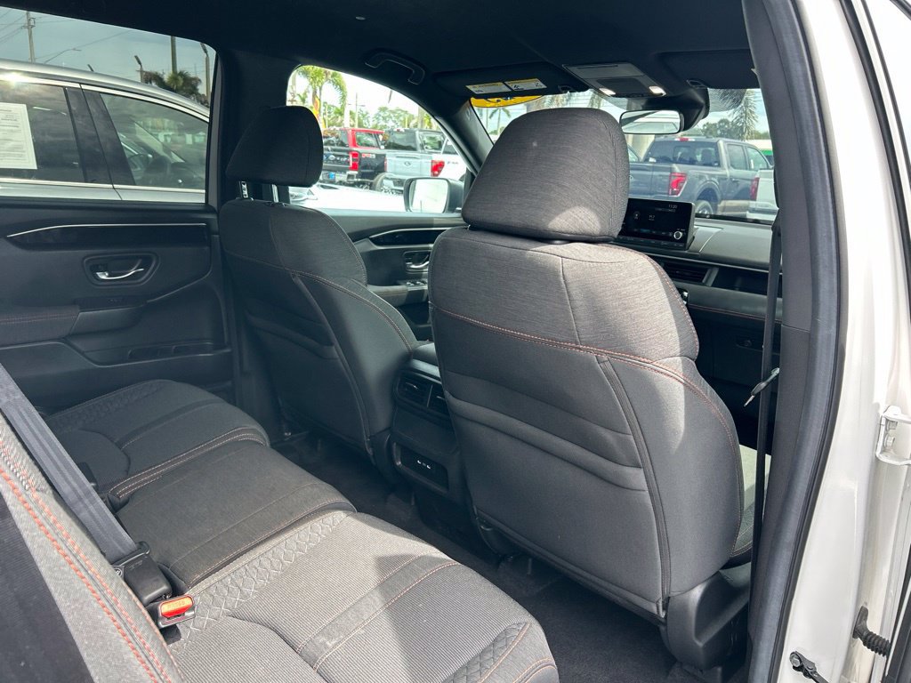 Used 2025 Honda Pilot Sport image 45