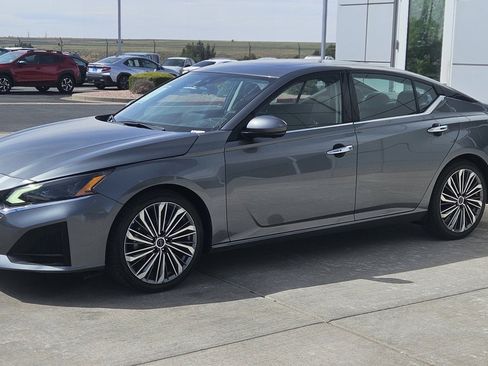 Used 2023 Nissan Altima 2.5 SL FWD image 23