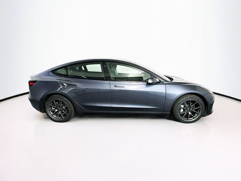 Used 2023 Tesla Model 3 Standard Range image 10