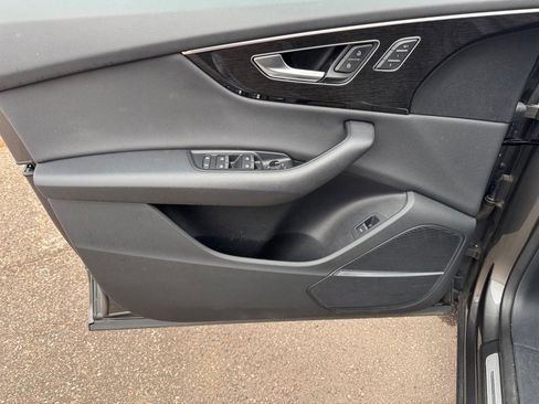 Used 2019 Audi Q8 Prestige image 19