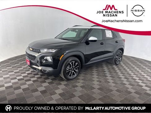 Used 2023 Chevrolet TrailBlazer ACTIV w/ Sun and Liftgate Package image 3