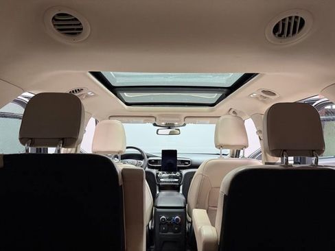 Used 2022 Ford Explorer Limited w/ Limited Technology Package image 26