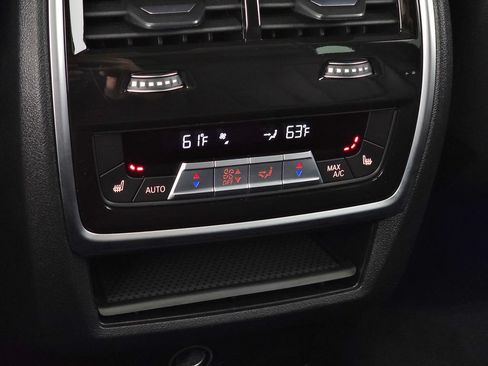 Used 2022 BMW X5 xDrive40i w/ Climate Comfort Package AWD/4WD image 38