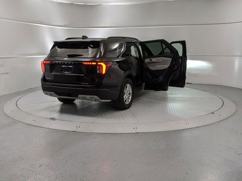 New 2025 Ford Explorer Active w/ Active Comfort Package image 9