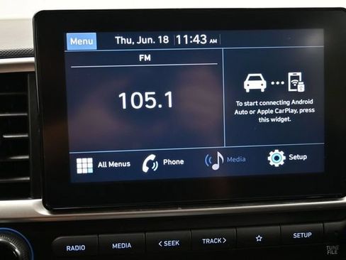 Used 2022 Hyundai Venue SEL FWD image 17