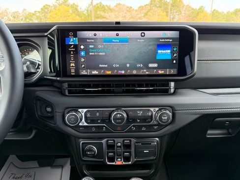 New 2026 Jeep Wrangler Unlimited Sahara AWD/4WD image 17