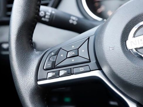 Used 2019 Nissan Rogue SV AWD/4WD image 17