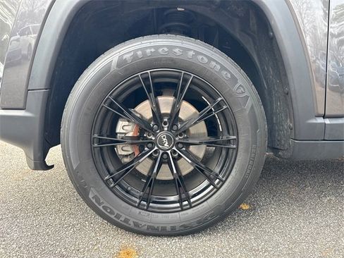 Used 2020 Jeep Compass Latitude w/ Cold Weather Group image 11