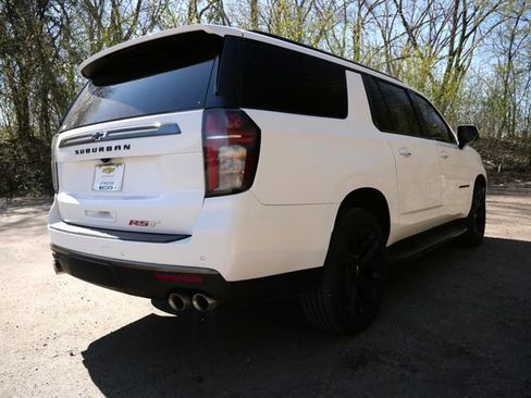 Used 2022 Chevrolet Suburban RST w/ Sport Performance Package AWD/4WD image 7